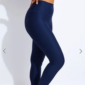 Alo airlift leggings in true navy